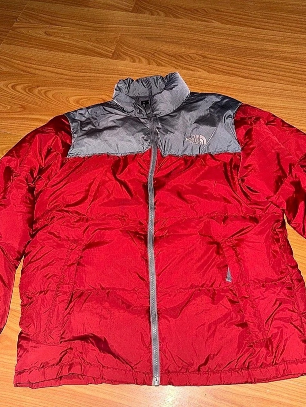 The North Face Boys North Down Hooded Jacket Puffer Jacket Red & Gray XL/TG